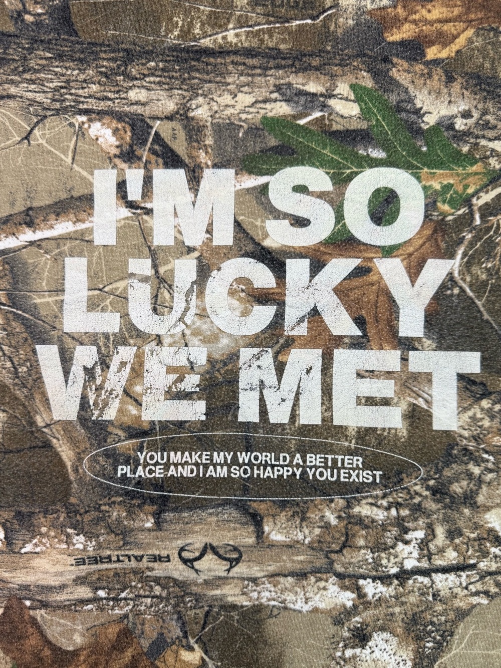 Realtree | "I'm So Lucky We Met" Camo Long Sleeve Shirt | Green | Size Large - Picture 3 of 9